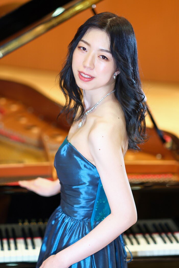 世古藍_広告用  photo：Dai Tsukamoto（ovale）.jpeg