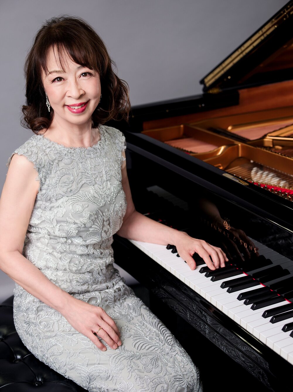 山田20261012服部真紀子プロフィール.jpg